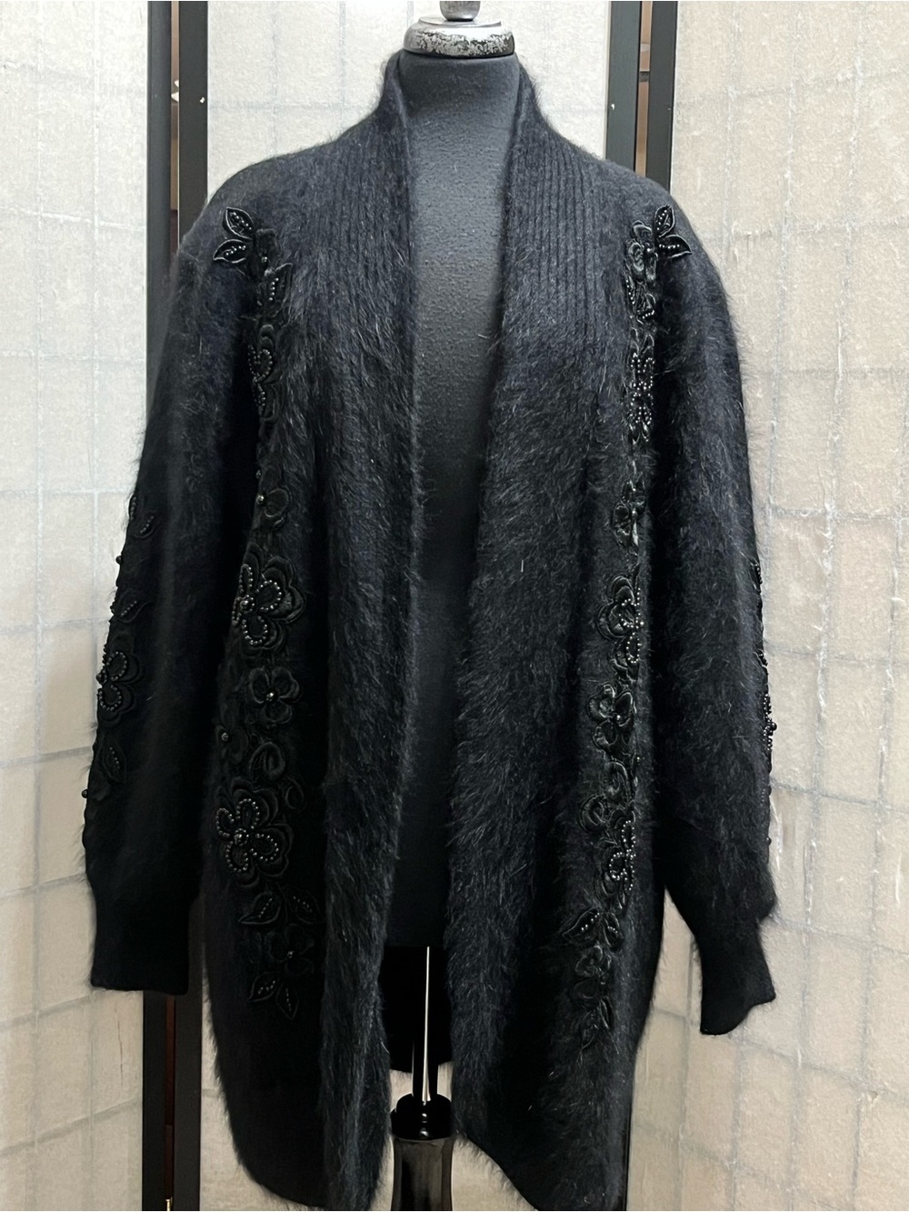 Radzoli Black Open-Front Floral Appliqué Angora Blend Cardigan women size XL